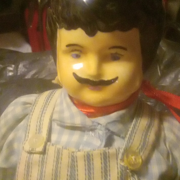 Porcelain doll - Picture 2 of 5